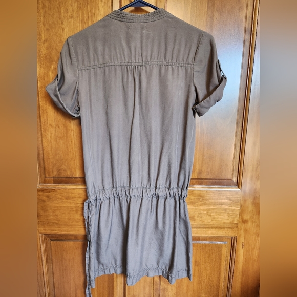 Gap Womens Taupe Blouse Size XS. Belted sinch waist and cuffed sleeves. - Picture 5 of 5